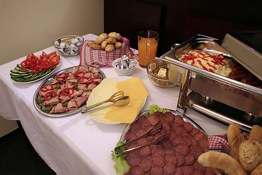 Adria Hotel 3*