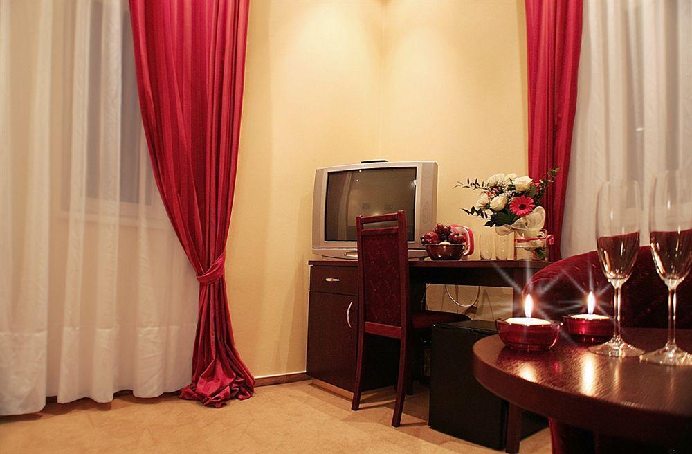 Adria Hotel 3*