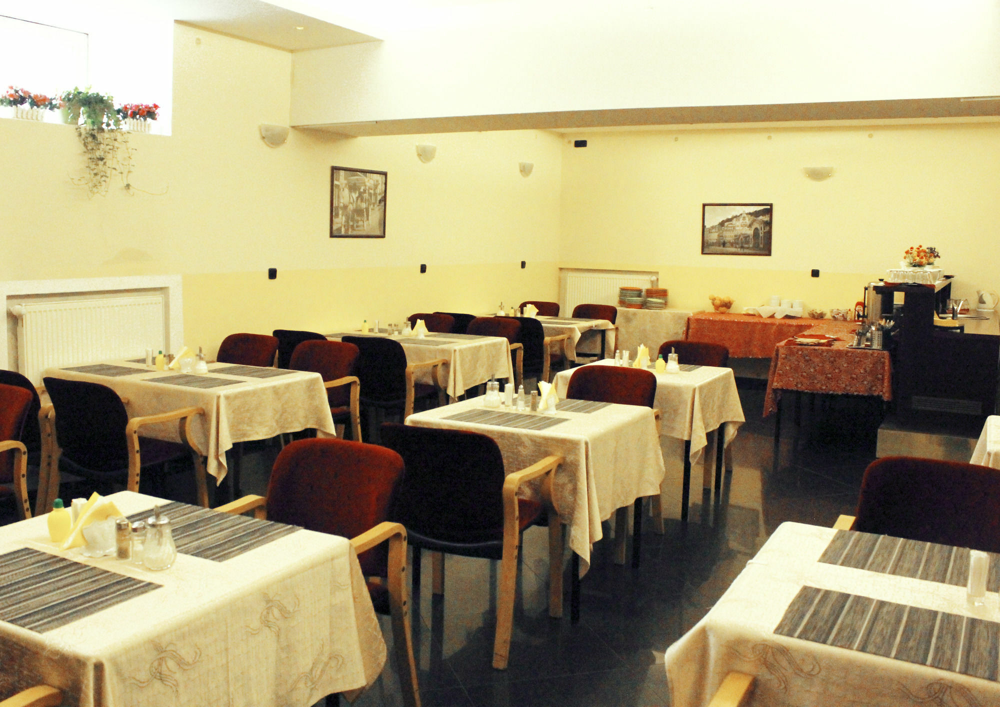 Adria 3*